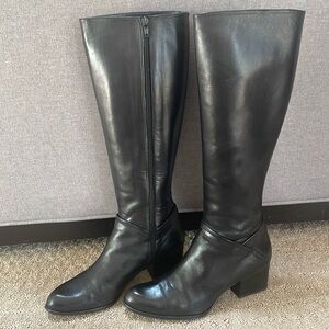 Stuart Weitzman Boots. Size 7.5.